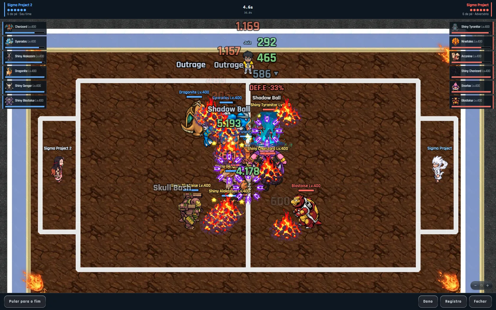 La Arena en plena pelea, capturada del juego: Sigma Project 2 contra Sigma Project, seis contra seis en nivel 400, Shadow Ball y Skull Bash en el aire, los skins de los dos equipos en el campo y los paneles de cada equipo a los lados.